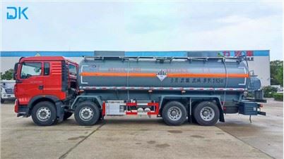 Tank -kuorma -auto vaarallisille tuotteille